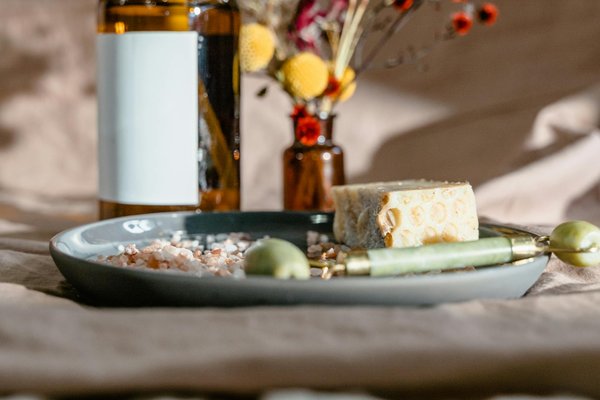 Années 80 : Une Plongée dans la Mode Masculine Audacieuse de la Décennie